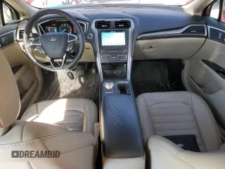 2017 Ford Fusion SE z VIN 3FA6P0HD1HR262320, wystawiony jako Copart lot #55850095 z przebiegiem 129 244 mil mil oraz Czysty tytuł • Clean title. Historia ofert i sprzedaży dostępna na DreamBid. Obrazek 8.