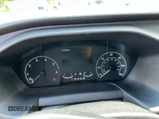 2020 Ford Transit Cargo z VIN 1FTBR1CG3LKB36452, wystawiony jako Copart lot #58659545 z przebiegiem 171 504 mil mil oraz Tytuł czysty. Historia ofert i sprzedaży dostępna na DreamBid. Obrazek 7.