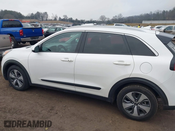2017 Kia Niro FE with VIN KNDCB3LC5H5042757, listed as a IAAI auction lot 41410857 with 114,267 mi miles. Bid and sale history available at carsss.com. Image 14.
