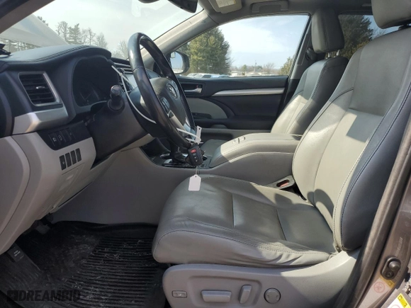 2017 Toyota Highlander XLE with VIN 5TDJZRFH5HS379534, listed as a Copart auction lot 47525565 with NaN miles and Salvage Title. Bid and sale history available at carsss.com. Image 7.