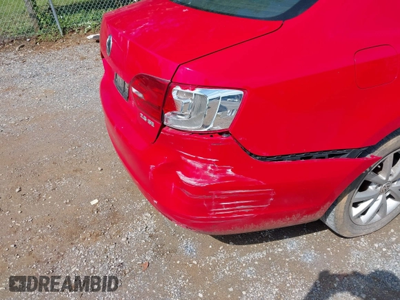 2013 Volkswagen Jetta SE with VIN 3VWDP7AJ6DM211202, listed as a IAAI auction lot 42365930 with 175,801 mi miles and . Bid and sale history available at DreamBid. Image 6.