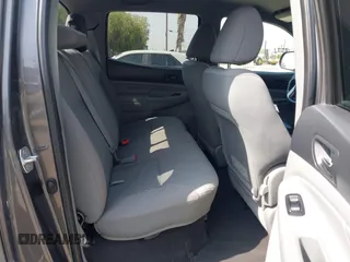 2013 Toyota Tacoma PreRunner z VIN 5TFJX4GN2DX018800, wystawiony jako IAAI lot #42304447 z przebiegiem 188 409 mil mil oraz . Historia ofert i sprzedaży dostępna na DreamBid. Obrazek 8.