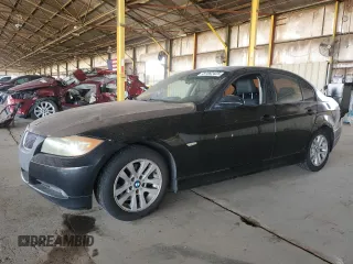 2006 BMW 3 Series 325i z VIN WBAVB13536KX51777, wystawiony jako Copart lot #57082425 z przebiegiem 206 336 mil mil oraz Szkoda całkowita • Salvage title. Historia ofert i sprzedaży dostępna na DreamBid. Obrazek 1.