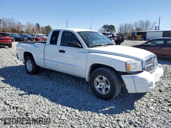 2005 Dodge Dakota SLT with VIN 1D7HW42NX5S305055, listed as a Copart auction lot 47121355 with 161,521 mi miles and Salvage Title. Bid and sale history available at DreamBid. Image 4.