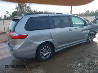 2018 Toyota Sienna XLE Auto Access Seat with VIN 5TDYZ3DC6JS928313, listed as a IAAI auction lot 41411318 with 145,480 mi miles. Bid and sale history available at carsss.com. Image 21.