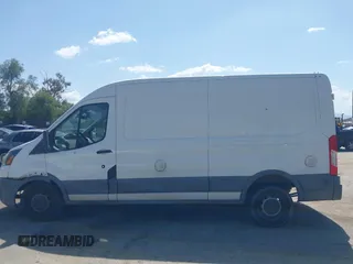 2016 Ford Transit Cargo z VIN 1FTBW2CM4GKA02611, wystawiony jako IAAI lot #41845080 z przebiegiem 175 109 mil mil oraz . Historia ofert i sprzedaży dostępna na DreamBid. Obrazek 13.