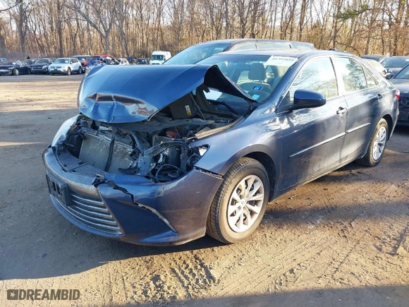 2017 Toyota Camry XLE with VIN 4T1BF1FK7HU734429, listed as a IAAI auction lot 41395055 with 95,502 mi miles. Bid and sale history available at carsss.com. Image 2.