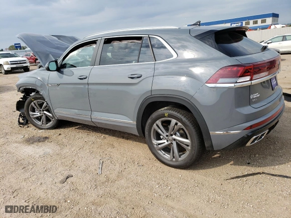 2024 Volkswagen Atlas Cross Sport 2.0T SEL R-Line with VIN 1V2AE2CA9RC253737, listed as a Copart auction lot 68813474 with 325 mi miles and Salvage Title. Bid and sale history available at carsss.com. Image 2.