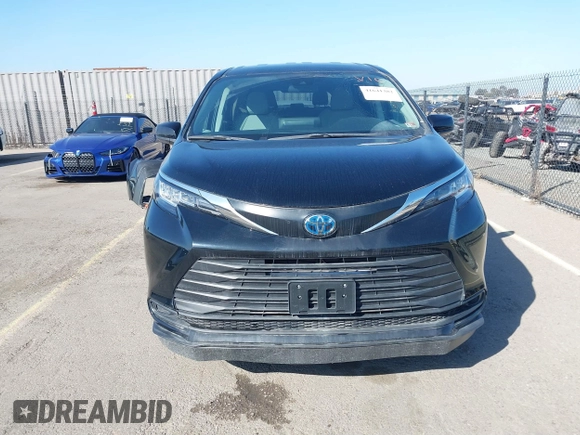 2023 Toyota Sienna LE with VIN 5TDKRKEC6PS142714, listed as a IAAI auction lot 41641382 with 5,699 mi miles. Bid and sale history available at carsss.com. Image 13.