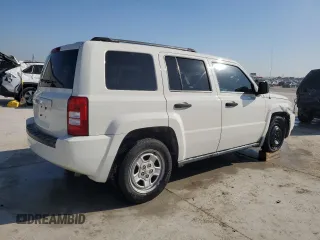 2008 Jeep Patriot Sport with VIN 1J8FT28068D589070, listed as a Copart auction lot 41393735 with 174,981 mi miles and Salvage title. Bid and sale history available at DreamBid. Image 3.
