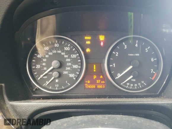 2007 BMW 3 Series 328i with VIN WBAVA33597KX71077, listed as a Copart auction lot 52431525 with 174,309 mi miles and Non Repairable. Bid and sale history available at DreamBid. Image 9.