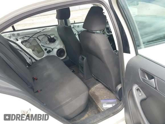 2016 Volkswagen Jetta Sedan 1.4T S w/Technology with VIN 3VW267AJ6GM253495, listed as a IAAI auction lot 42086065 with 81,839 mi miles. Bid and sale history available at carsss.com. Image 8.