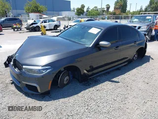 2020 BMW 5 Series M550i xDrive z VIN WBAJS7C07LBN96264, wystawiony jako IAAI lot #42478429 z przebiegiem 46 035 mil mil oraz . Historia ofert i sprzedaży dostępna na DreamBid. Obrazek 16.