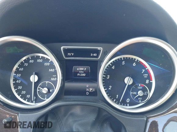 2015 Mercedes-Benz M ML 350 with VIN 4JGDA5HB3FA498372, listed as a IAAI auction lot 42097380 with 91,200 mi miles. Bid and sale history available at carsss.com. Image 7.
