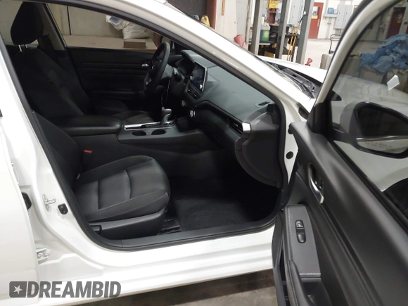 2019 Nissan Altima S with VIN 1N4BL4BV9KC239599, listed as a IAAI auction lot 41975983 with 115,245 mi miles and . Bid and sale history available at carsss.com. Image 5.