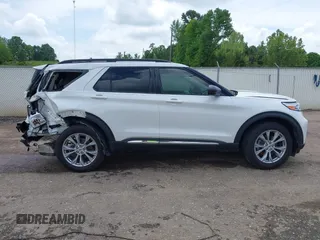2024 Ford Explorer XLT z VIN 1FMSK7DH5RGA84098, wystawiony jako IAAI lot #42106185 z przebiegiem 9836 mil mil oraz . Historia ofert i sprzedaży dostępna na DreamBid. Obrazek 13.