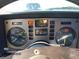 1986 Pontiac Fiero z VIN 1G2PG9791GP267415, wystawiony jako IAAI lot #42461769 z przebiegiem Nie podano mil oraz . Historia ofert i sprzedaży dostępna na DreamBid. Obrazek 7.