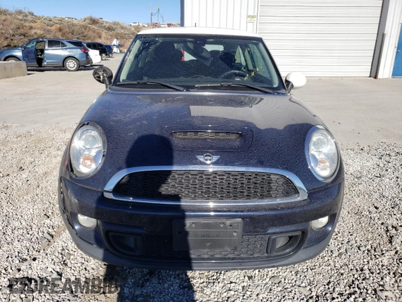 2013 MINI Hardtop S with VIN WMWSV3C52DT393181, listed as a Copart auction lot 50179065 with 66,655 mi miles and Salvage Title. Bid and sale history available at DreamBid. Image 5.