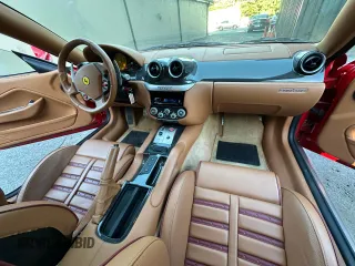 2007 Ferrari 599 z VIN ZFFFC60A870153007, wystawiony jako Copart lot #82527214 z przebiegiem 13 264 mil mil oraz Tytuł czysty. Historia ofert i sprzedaży dostępna na DreamBid. Obrazek 9.