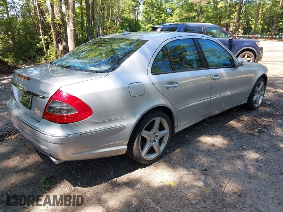 2009 Mercedes-Benz E 350 Luxury z VIN WDBUF87X09B420231, wystawiony jako IAAI lot #42567746 z przebiegiem Nie podano mil oraz . Historia ofert i sprzedaży dostępna na DreamBid. Obrazek 4.