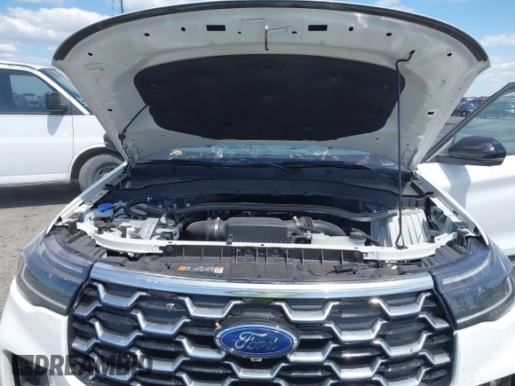 2025 Ford Explorer Platinum z VIN 1FMWK8HC0SGA53398, wystawiony jako IAAI lot #41999876 z przebiegiem 3 319 mil mil oraz . Historia ofert i sprzedaży dostępna na DreamBid. Obrazek 10.