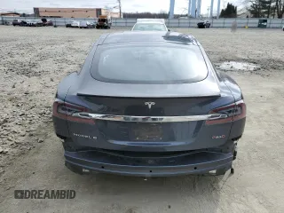 2015 Tesla Model S 85D with VIN 5YJSA1H4XFF096717, listed as a Copart auction lot 84732464 with Not Provided miles and Salvage Title. Bid and sale history available at carsss.com. Image 6.
