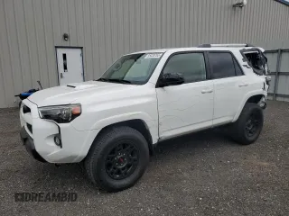 2018 Toyota 4Runner SR5 z VIN JTEBU5JR5J5545747, wystawiony jako Copart lot #55328765 z przebiegiem 84 557 mil mil oraz Szkoda całkowita • Salvage title. Historia ofert i sprzedaży dostępna na DreamBid. Obrazek 1.