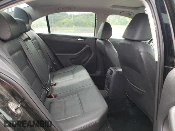 2011 Volkswagen Jetta SE z VIN 3VWDZ7AJ5BM330009, wystawiony jako Copart lot #59471075 z przebiegiem 129 657 mil mil oraz Szkoda całkowita • Salvage title. Historia ofert i sprzedaży dostępna na DreamBid. Obrazek 10.