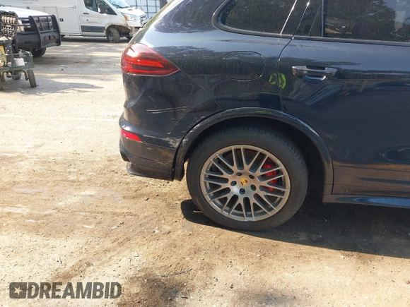 2016 Porsche Cayenne GTS с VIN WP1AD2A24GLA76719, выставлен на аукционе IAAI как лот 42487658 с пробегом 85 872 миль миль и . История ставок и продаж доступна на DreamBid. Изображение 6.