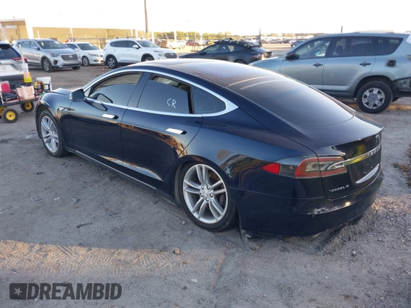 2013 Tesla Model S с VIN 5YJSA1DN9DFP06165, выставлен на аукционе IAAI как лот 40920844 с пробегом 181 342 миль миль и . История ставок и продаж доступна на DreamBid. Изображение 3.
