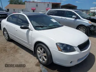 2005 Nissan Altima 2.5 S with VIN 1N4AL11EX5C323608, listed as a IAAI auction lot 41962367 with 160,026 mi miles. Bid and sale history available at carsss.com. Image 1.