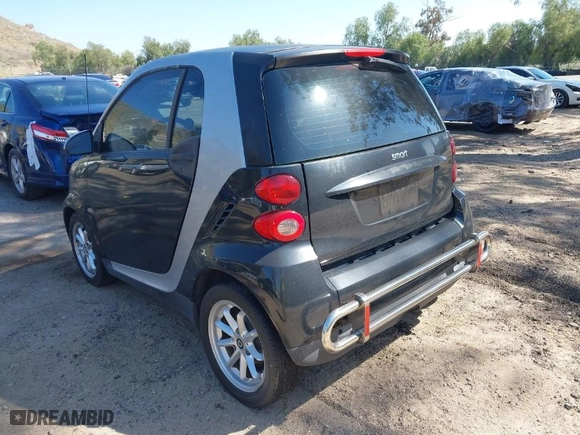 2008 Smart fortwo Pure with VIN WMEEJ31X28K187372, listed as a IAAI auction lot 41993316 with 113,248 mi miles. Bid and sale history available at carsss.com. Image 3.