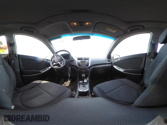 2013 Hyundai Accent SE z VIN KMHCU5AE7DU085650, wystawiony jako IAAI lot #42082694 z przebiegiem 115 506 mil mil oraz . Historia ofert i sprzedaży dostępna na DreamBid. Obrazek 18.