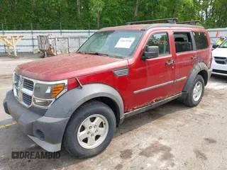 2007 Dodge Nitro SXT z VIN 1D8GU28KX7W555437, wystawiony jako IAAI lot #42412370 z przebiegiem 187 101 mil mil oraz . Historia ofert i sprzedaży dostępna na DreamBid. Obrazek 2.
