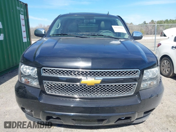 2014 Chevrolet Tahoe LT z VIN 1GNSCBE02ER181908, wystawiony jako IAAI lot #41628601 z przebiegiem 189 151 mil mil oraz . Historia ofert i sprzedaży dostępna na DreamBid. Obrazek 12.