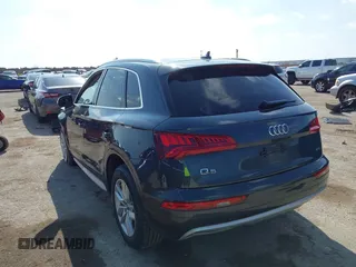 2020 Audi Q5 Premium with VIN WA1ANAFY6L2030406, listed as a IAAI auction lot 41522335 with 98,245 mi miles. Bid and sale history available at carsss.com. Image 3.