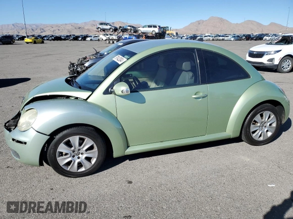 2009 Volkswagen New Beetle Coupe S with VIN 3VWPW31C79M517567, listed as a Copart auction lot 79142004 with 120,270 mi miles and Salvage Title. Bid and sale history available at carsss.com. Image 1.