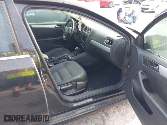 2011 Volkswagen Jetta SEL с VIN 3VWLX7AJ6BM394822, выставлен на аукционе IAAI как лот 42360987 с пробегом 173 310 миль миль и . История ставок и продаж доступна на DreamBid. Изображение 5.