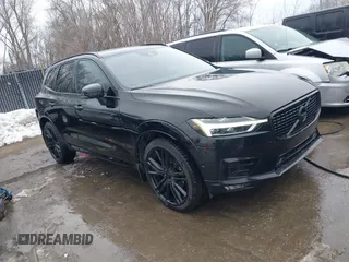 2019 Volvo XC60 R-Design with VIN LYV102RM9KB297622, listed as a IAAI auction lot 41582805 with 66,334 mi miles. Bid and sale history available at carsss.com. Image 1.