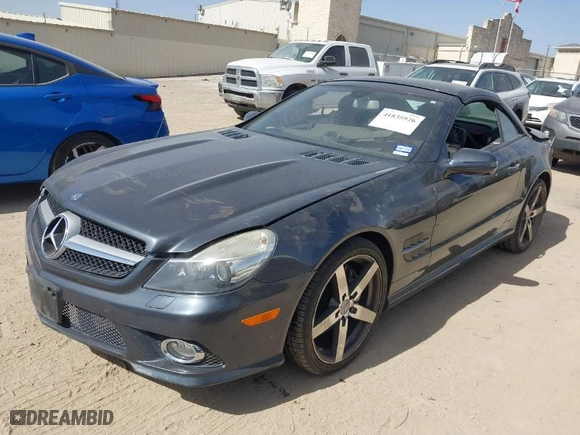 2009 Mercedes-Benz SL-Class V8 with VIN WDBSK71F39F155438, listed as a IAAI auction lot 41835926 with 1 mi miles. Bid and sale history available at carsss.com. Image 2.