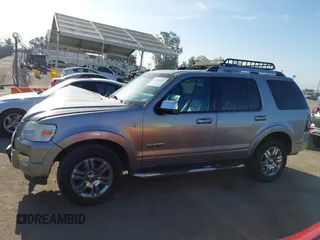 2008 Ford Explorer Limited z VIN 1FMEU65868UA33564, wystawiony jako IAAI lot #42324091 z przebiegiem 175 271 mil mil oraz . Historia ofert i sprzedaży dostępna na DreamBid. Obrazek 14.