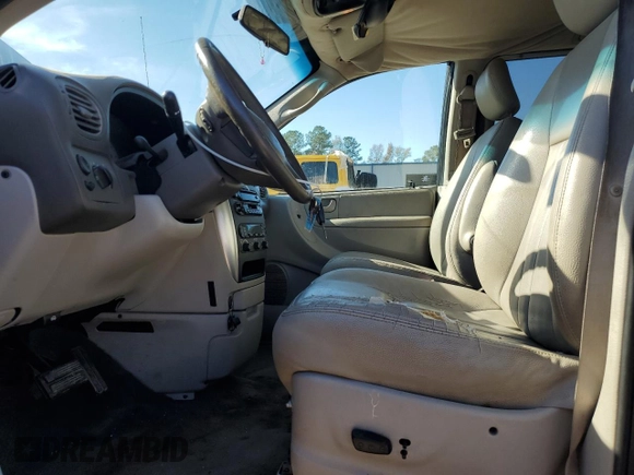 2006 Chrysler Town & Country LWB Touring with VIN 2A4GP54L36R799535, listed as a Copart auction lot 80283884 with 200,244 mi miles and Salvage Title. Bid and sale history available at carsss.com. Image 7.