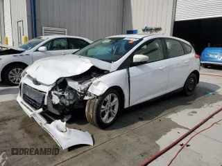 2014 Ford Focus SE z VIN 1FADP3K24EL345833, wystawiony jako Copart lot #57307075 z przebiegiem 158 787 mil mil oraz Szkoda całkowita • Salvage title. Historia ofert i sprzedaży dostępna na DreamBid. Obrazek 1.