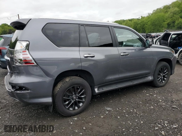 2023 Lexus GX 460 Premium z VIN JTJAM7BX6P5384551, wystawiony jako Copart lot #58321825 z przebiegiem 21 255 mil mil oraz Szkoda całkowita • Salvage title. Historia ofert i sprzedaży dostępna na DreamBid. Obrazek 3.