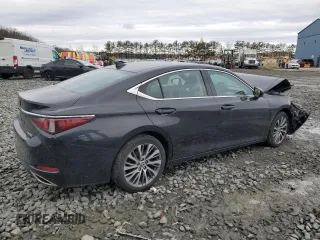 2019 Lexus ES with VIN 58ABZ1B1XKU013266, listed as a Copart auction lot 43569625 with 63,461 mi miles and Salvage Title. Bid and sale history available at carsss.com. Image 3.