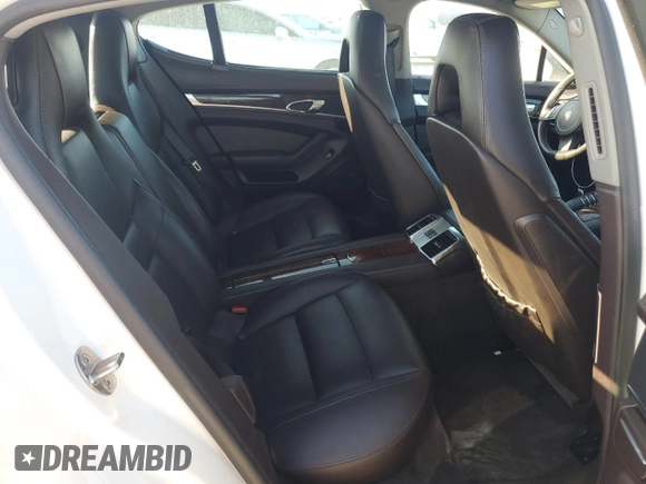 2012 Porsche Panamera S z VIN WP0AB2A71CL060765, wystawiony jako Copart lot #46092435 z przebiegiem 123 320 mil mil oraz Szkody całkowita. Historia ofert i sprzedaży dostępna na DreamBid. Obrazek 10.