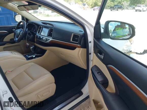 2018 Toyota Highlander Limited with VIN 5TDYZRFH8JS235979, listed as a IAAI auction lot 42324061 with 60,230 mi miles and . Bid and sale history available at DreamBid. Image 5.
