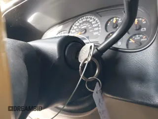 2005 Chevrolet Silverado 1500 Work Truck с VIN 1GCEC19X05Z161325, выставлен на аукционе IAAI как лот 40383750 с пробегом 174 036 миль миль и . История ставок и продаж доступна на DreamBid. Изображение 11.