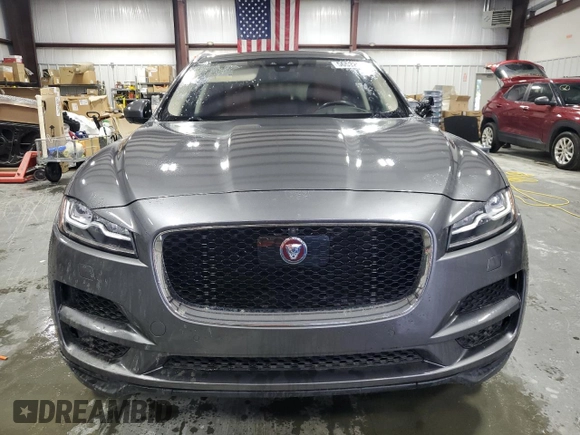 2019 Jaguar F-Pace 30t Portfolio z VIN SADCN2GX9KA357787, wystawiony jako Copart lot #56532995 z przebiegiem 97 594 mil mil oraz Czysty tytuł • Clean title. Historia ofert i sprzedaży dostępna na DreamBid. Obrazek 5.