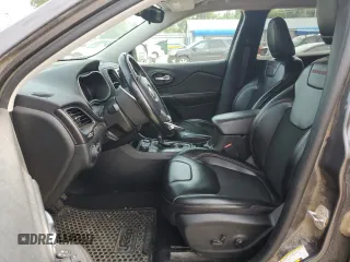 2020 Jeep Cherokee Trailhawk Elite z VIN 1C4PJMBN1LD534178, wystawiony jako Copart lot #68252364 z przebiegiem 85 946 mil mil oraz Szkoda całkowita • Salvage title. Historia ofert i sprzedaży dostępna na DreamBid. Obrazek 7.